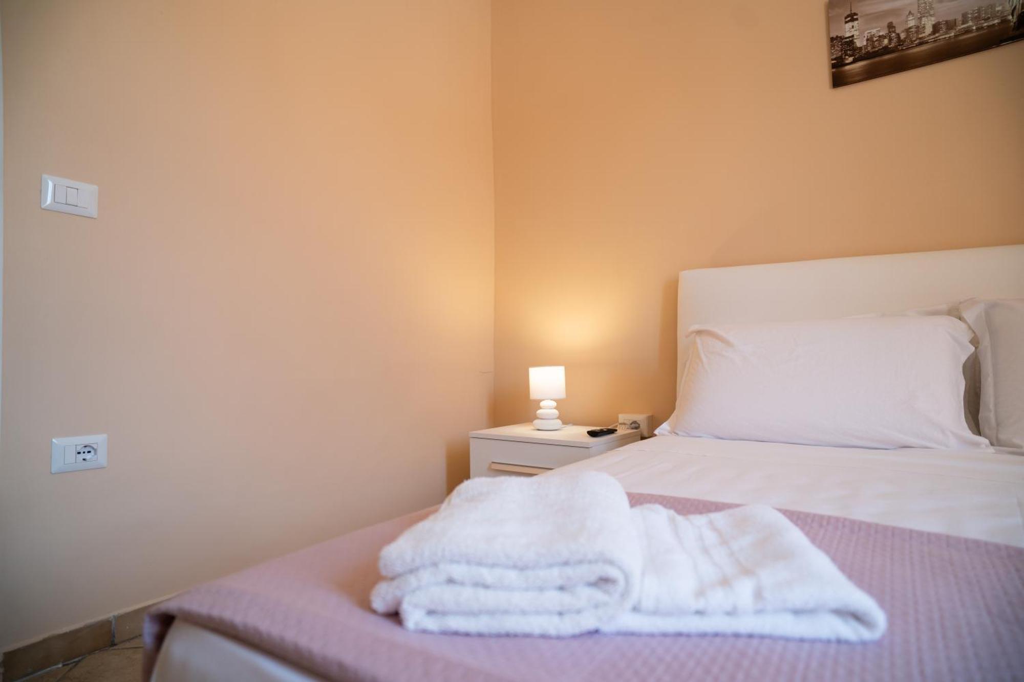 Capodichino Apartment 127-11 Наполи Екстериор снимка