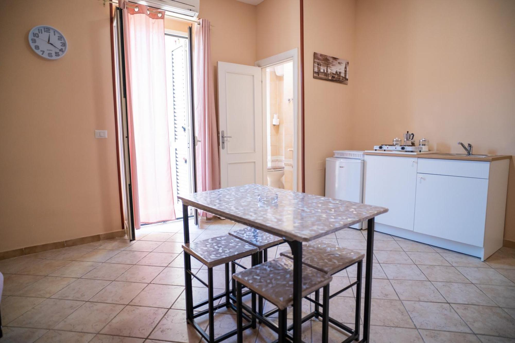 Capodichino Apartment 127-11 Наполи Екстериор снимка
